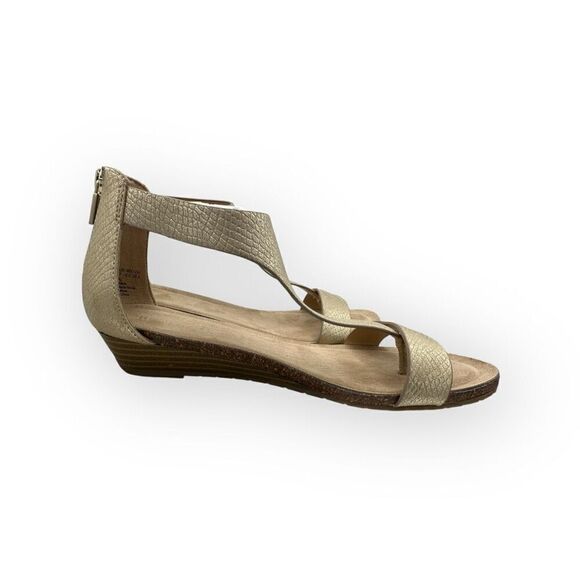 NWOT Kenneth Cole Reaction Womens Great Gal T Strap Wedge Sandal Beige Size 9 - Picture 6 of 10